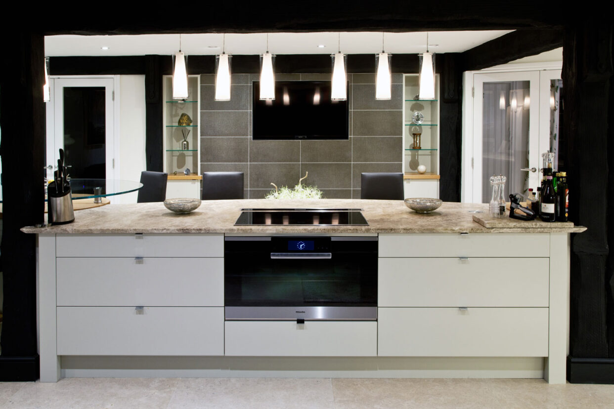 A White, Contemporary Kitchen With Lay-on Drawers